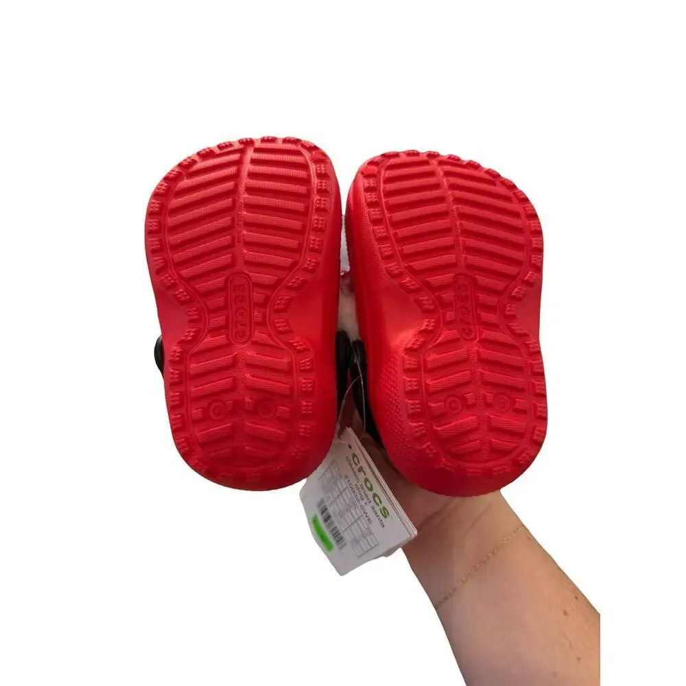 CROCS ho featuring